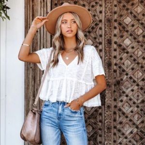 NEW WITH TAGS Vici Very J DayBreak Crop Knit White Babydoll Top size M